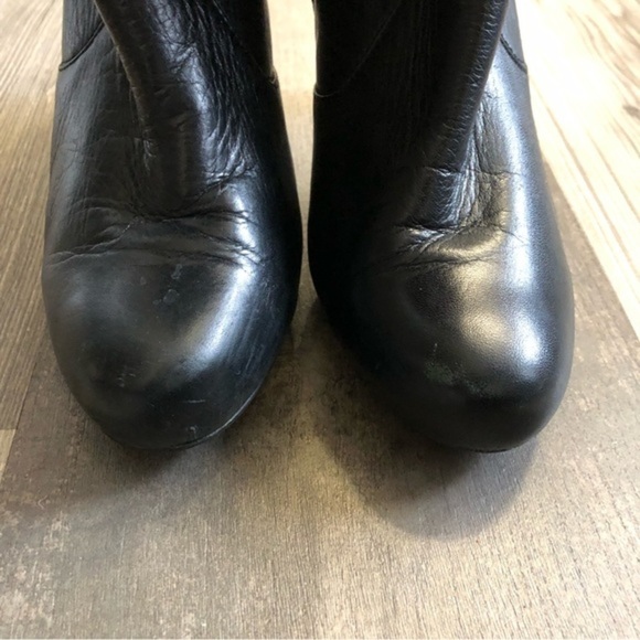 DKNY Black Heeled Round Toe Black Boots 8.5 - Picture 4 of 9